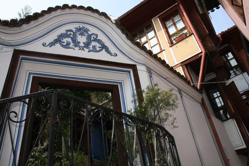 Alafrangite Hotel 3/33