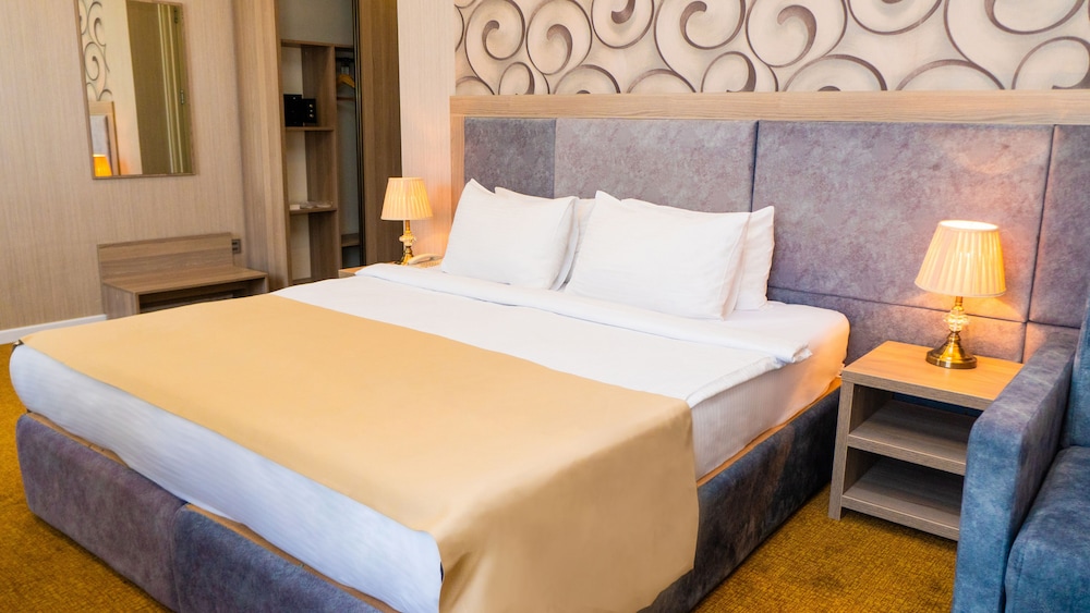 STANDARD, DOUBLE OR TWIN BED