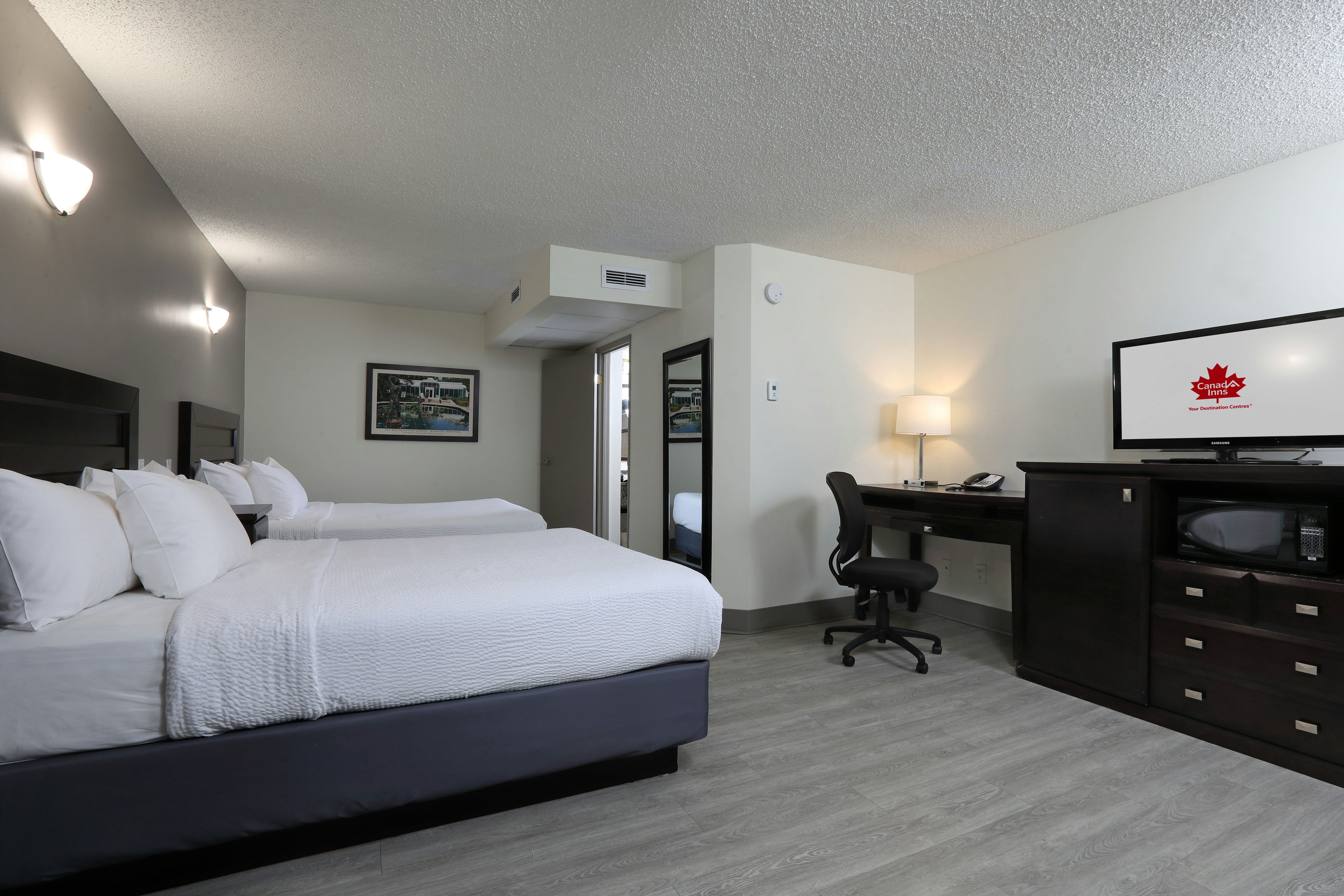 DELUXE, 2 QUEEN BEDS