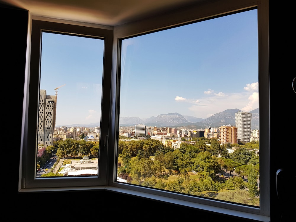 Sky Tower Hotel Tirana 26/31
