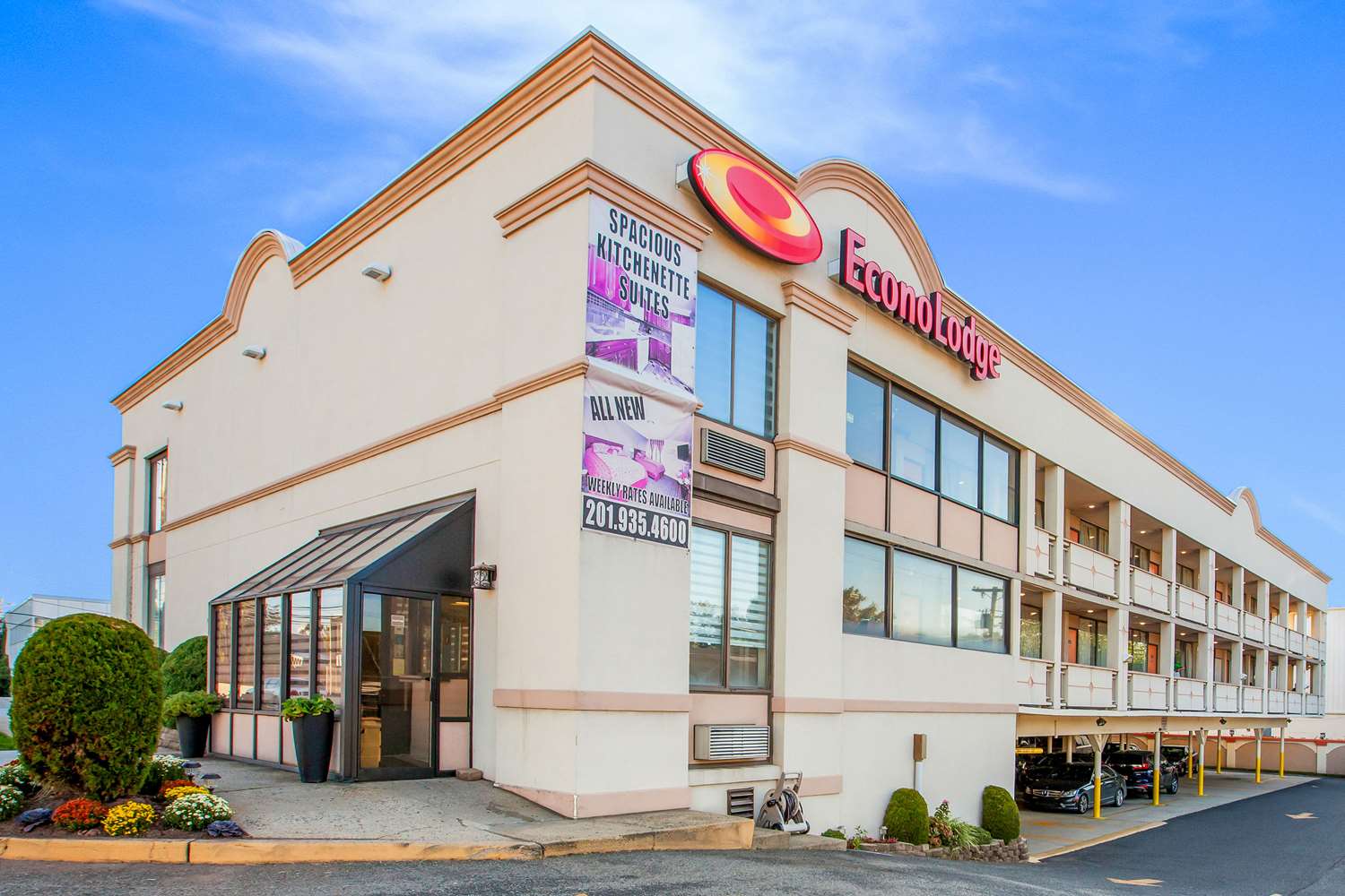 Super 8 by Wyndham Meadowlands 32/35