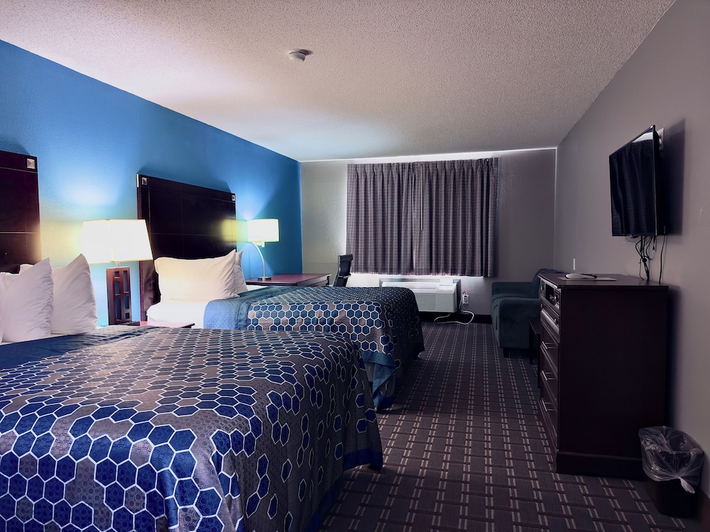 Economy Inn Suites Cedar Rapids 18/50