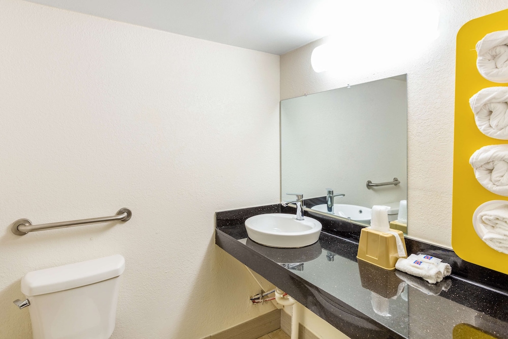 Motel6 Huntington, WV 19/51