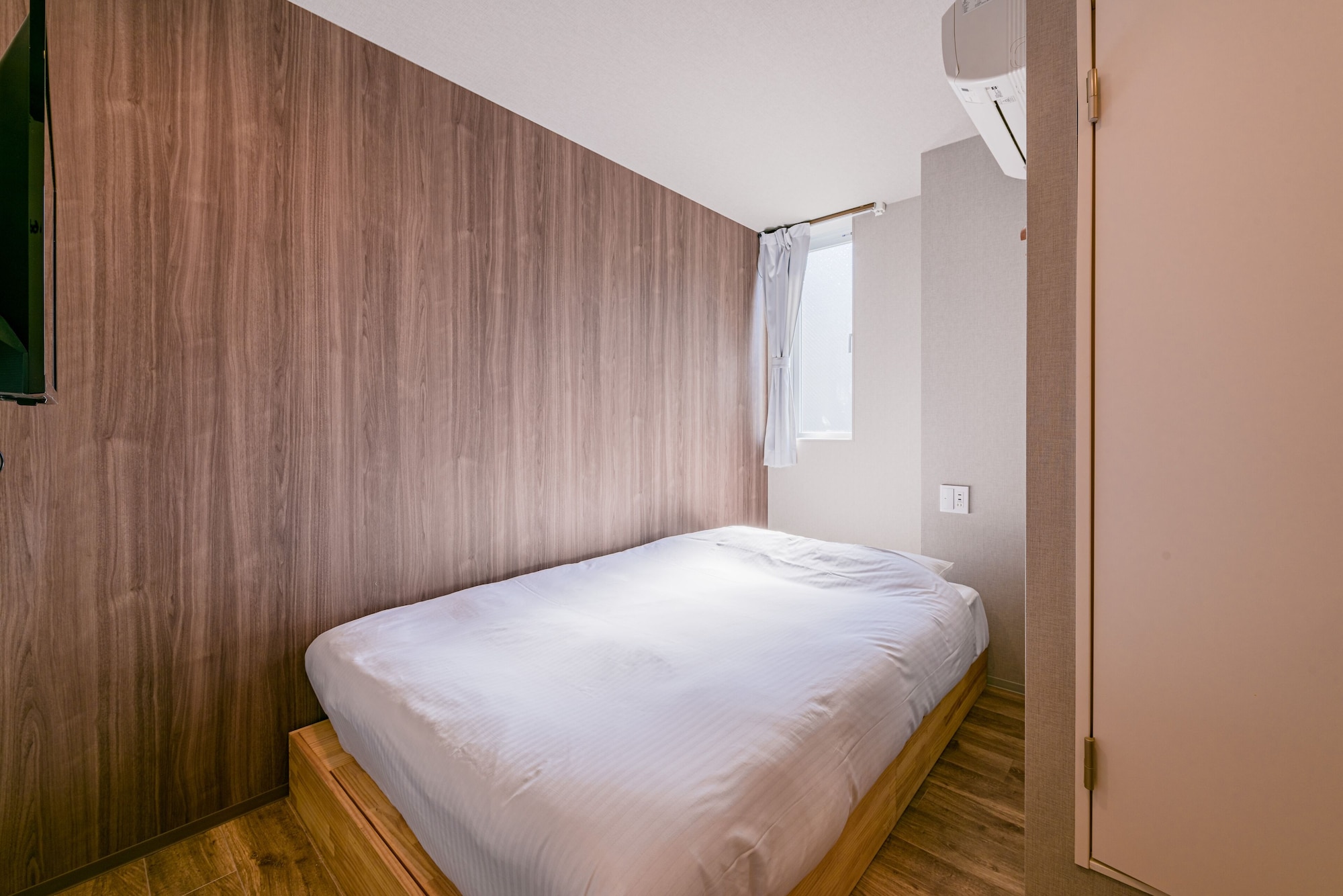 BASIC, DOUBLE BED