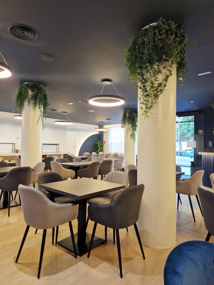 Hotel Universal Murcia 36/50