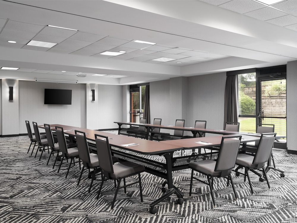 Hyatt Place Atlanta/Alpharetta/North Point Mall 50/59