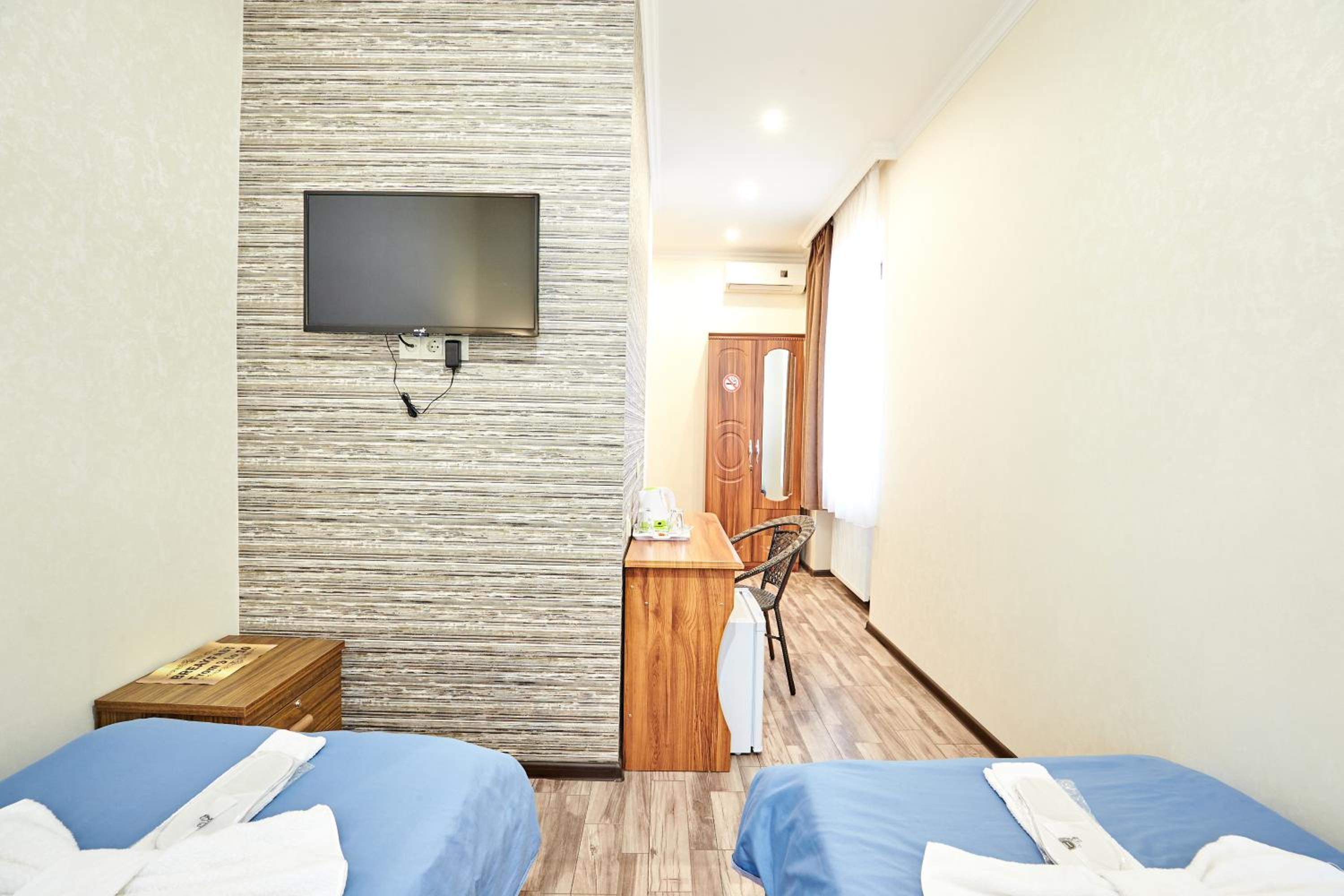 Diadema Hotel 66/70