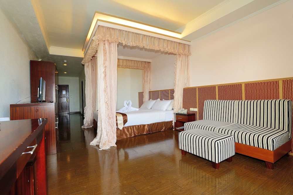 Airai Water Paradise Hotel And Spa 15/56
