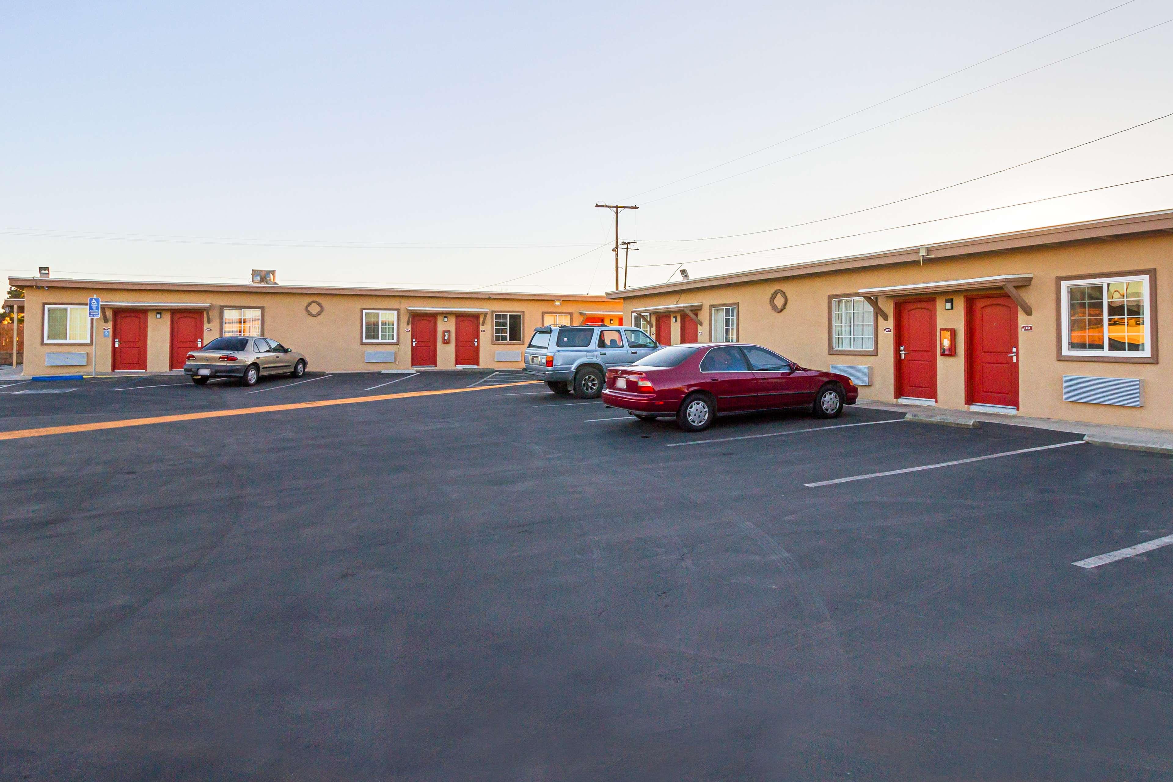 Motel6 Hesperia, CA - East 26/34