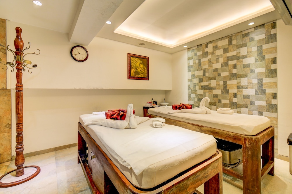 The Ssk Solitaire Hotel & Banquets 22/50