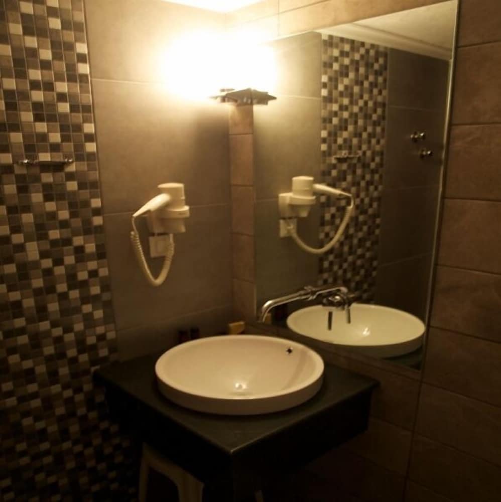 Fanari Hotel 35/40