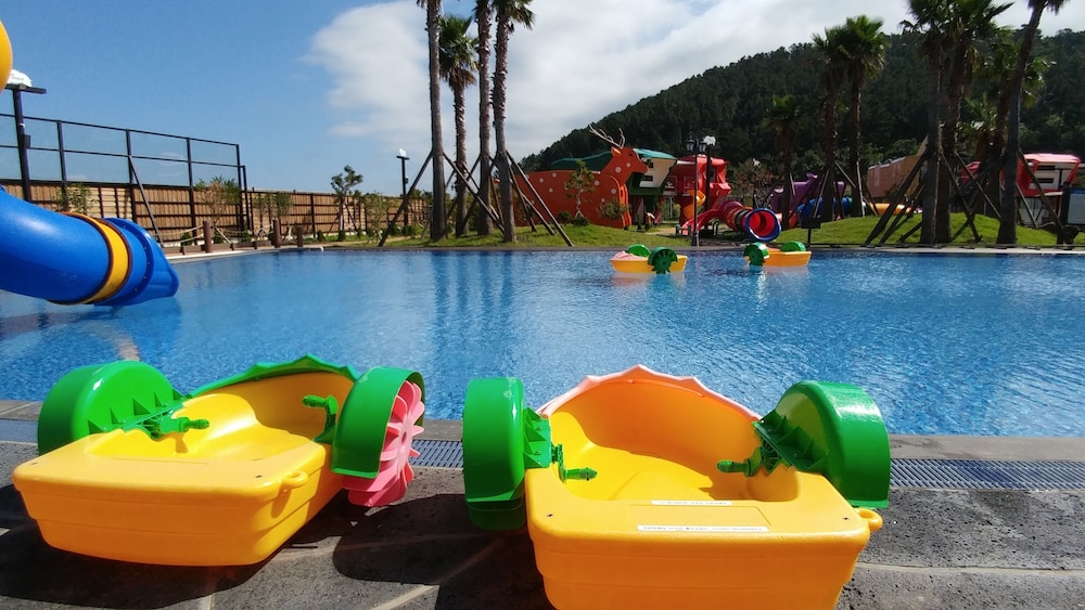 Blue Whale Resort 51/68