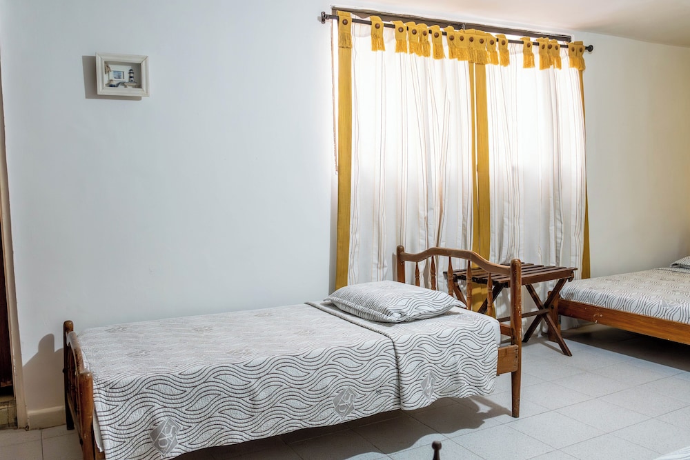 Veleros Hotel 39/57