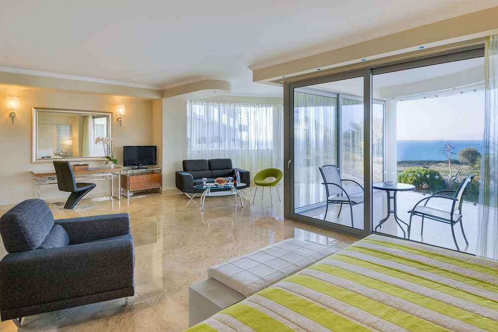 Atrium Platinum Luxury Resort 31/50