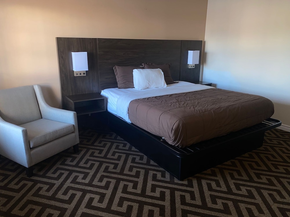 ROOM, KING BED