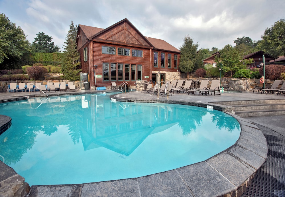 The Lodges at Cresthaven 34/60