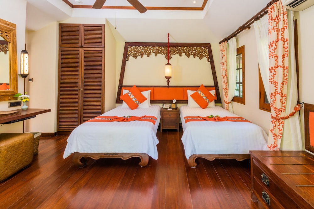 Anavana Beach Resort 8/50