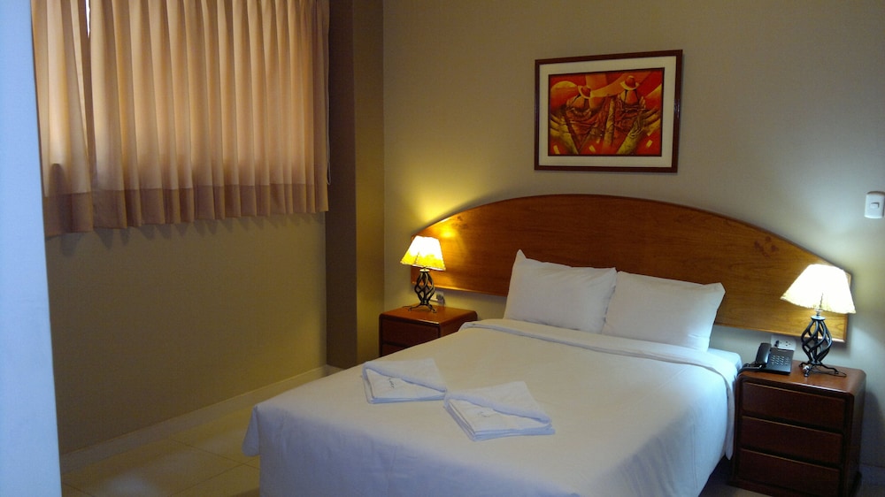 ROOM, TRIPLE