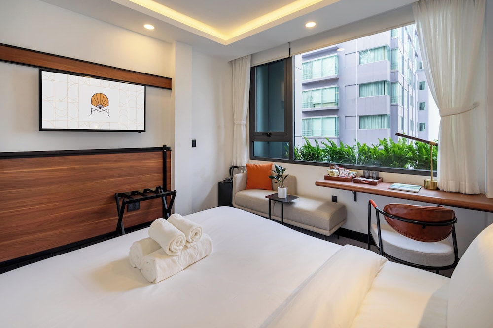 Metrolux City Contemporary Hotel 17/50