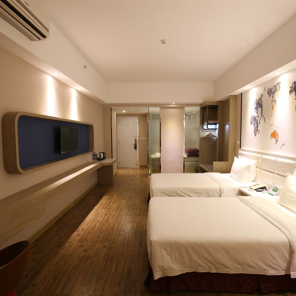 Grand Nest Hotel 10/30