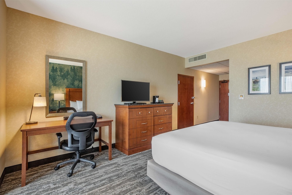 Drury Inn and Suites Denver Central Park 44/50
