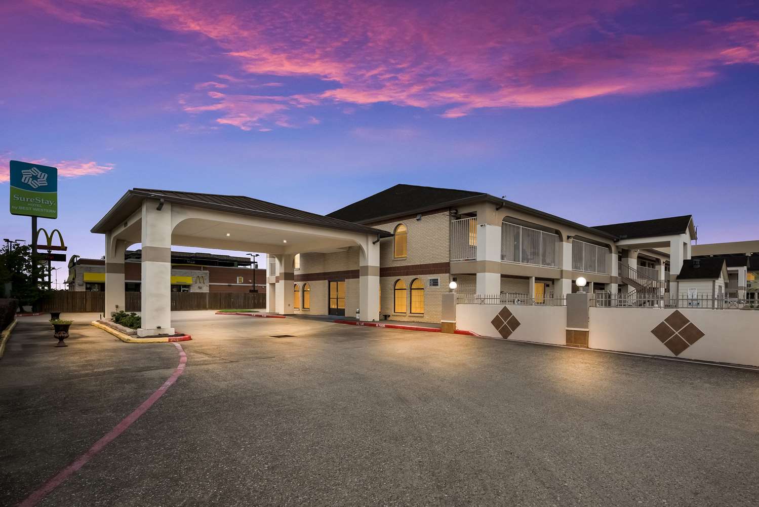 Surestay Hotel By Best Western Deer Park 30/31