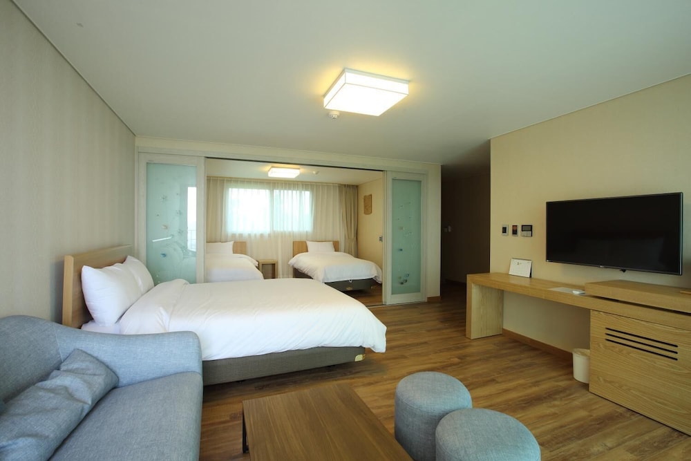 Suave Hotel 11/30