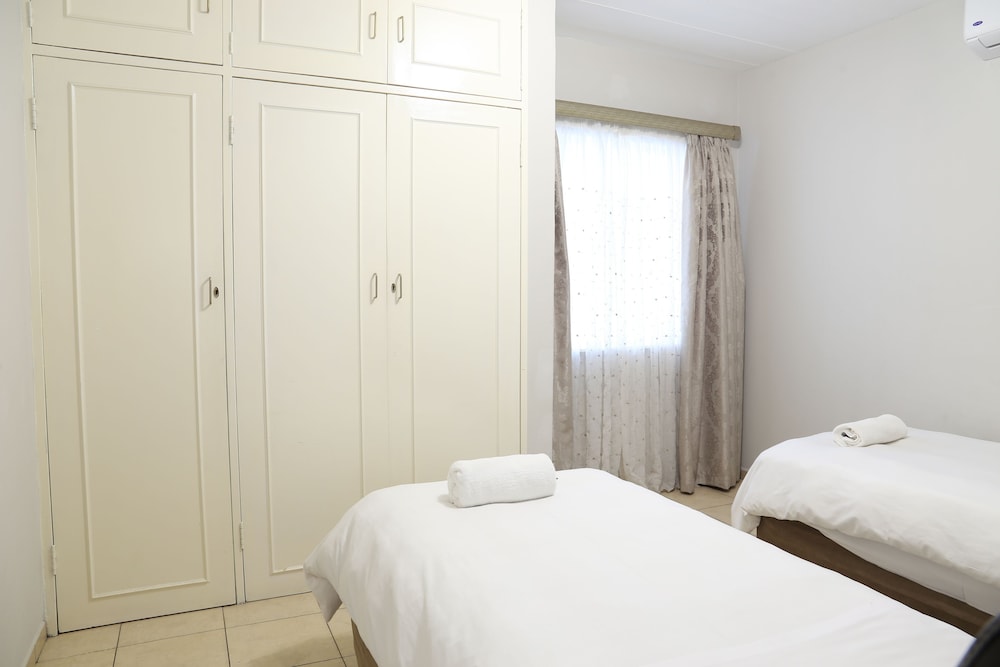 Tillas Guesthouse 8/35