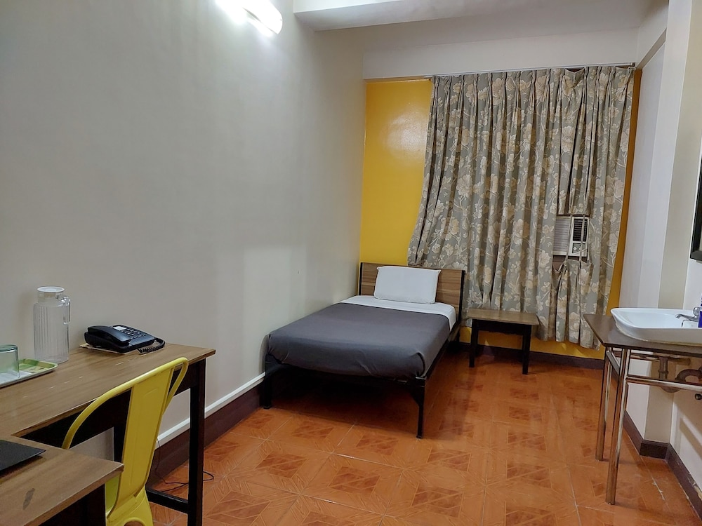 My Hotel 18/30