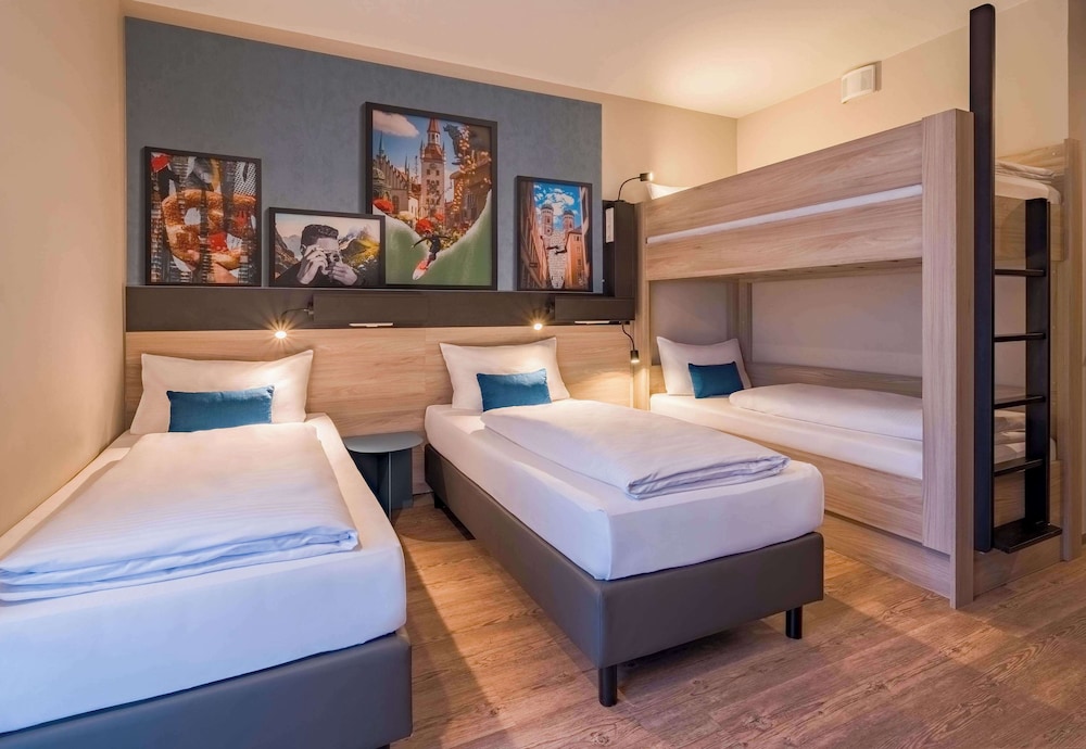 DELUXE, MULTIPLE BEDS