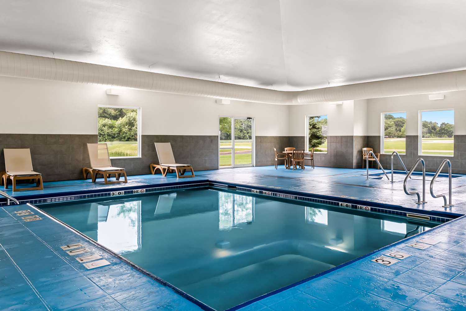 Best Western Legacy Inn & Suites Beloit/South Beloit 7/13