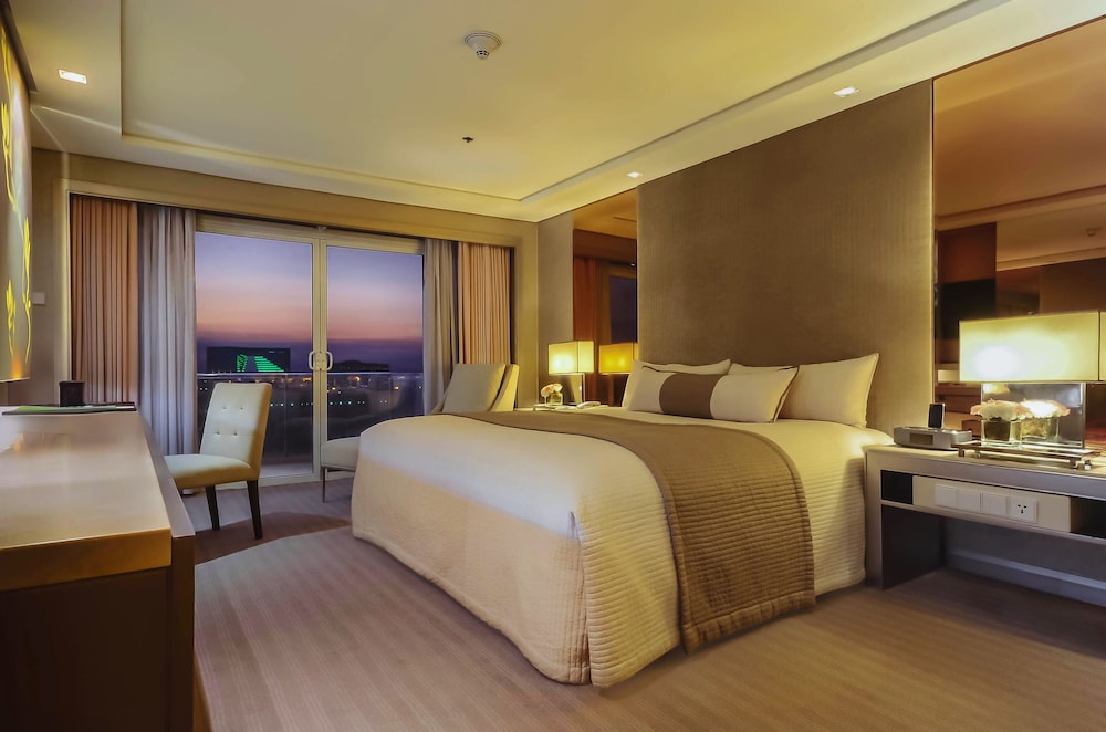 Midas Hotel 9/44