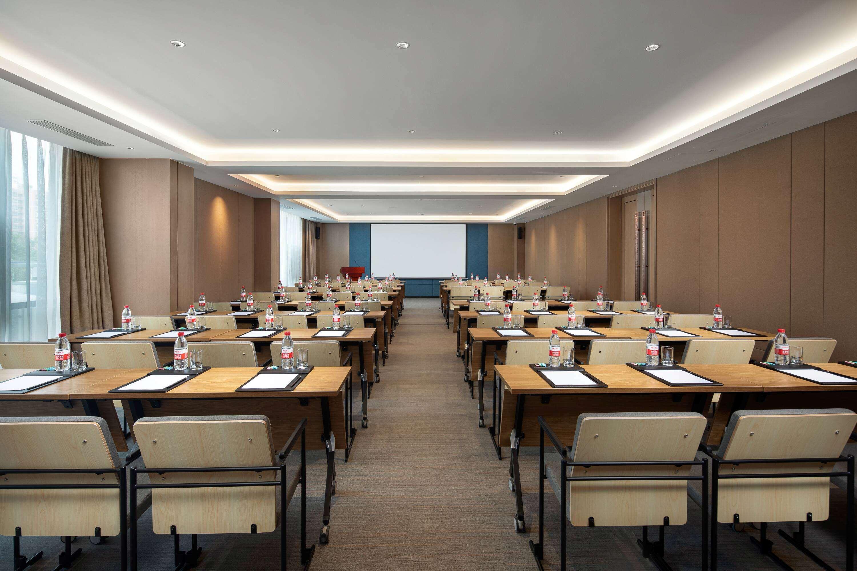 Ramada By Wyndham Luoyang Downtown 51/61