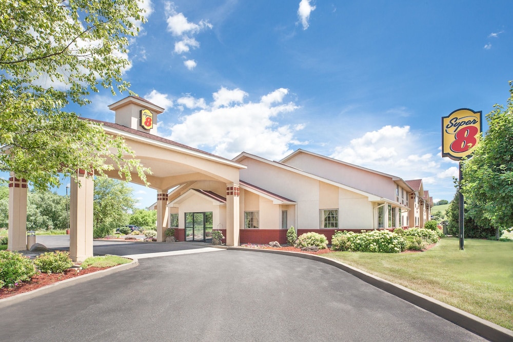 Super 8 By Wyndham Cobleskill Ny 27/29