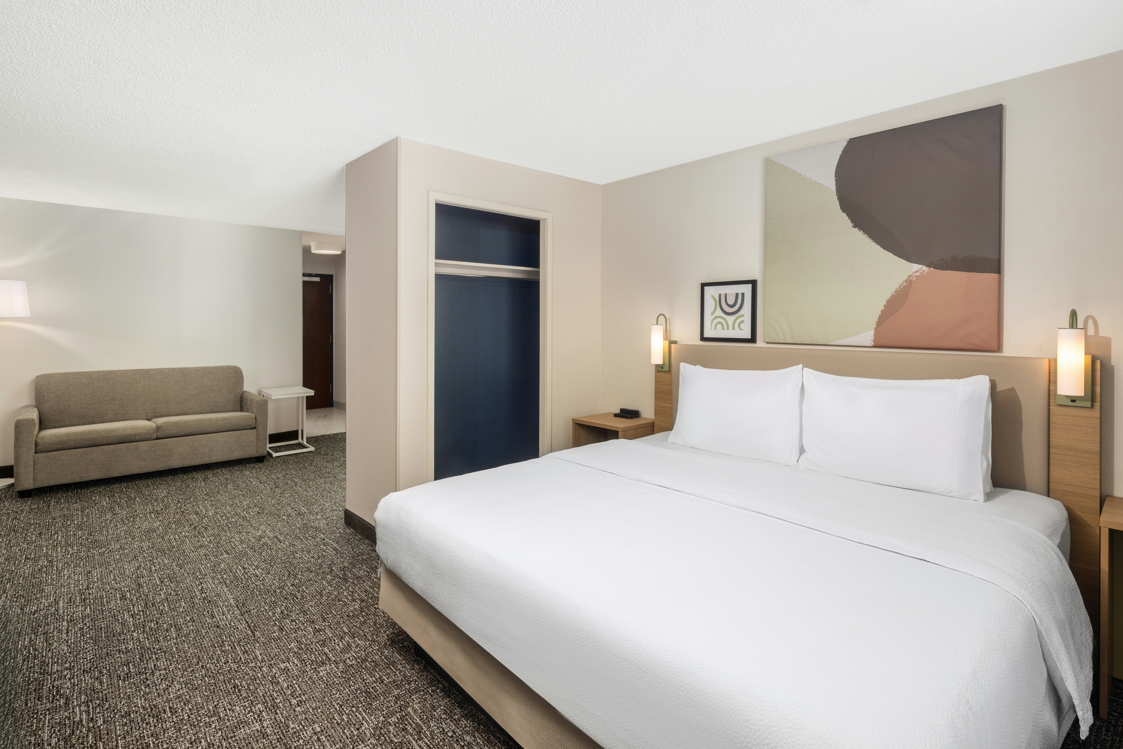 ROOM, KING BED