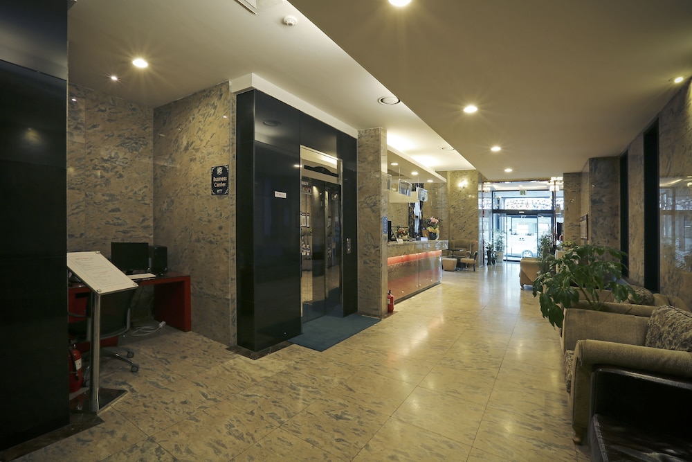 Metro Tourist Hotel 2/31