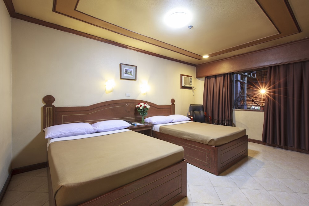 Paladin Hotel 10/41