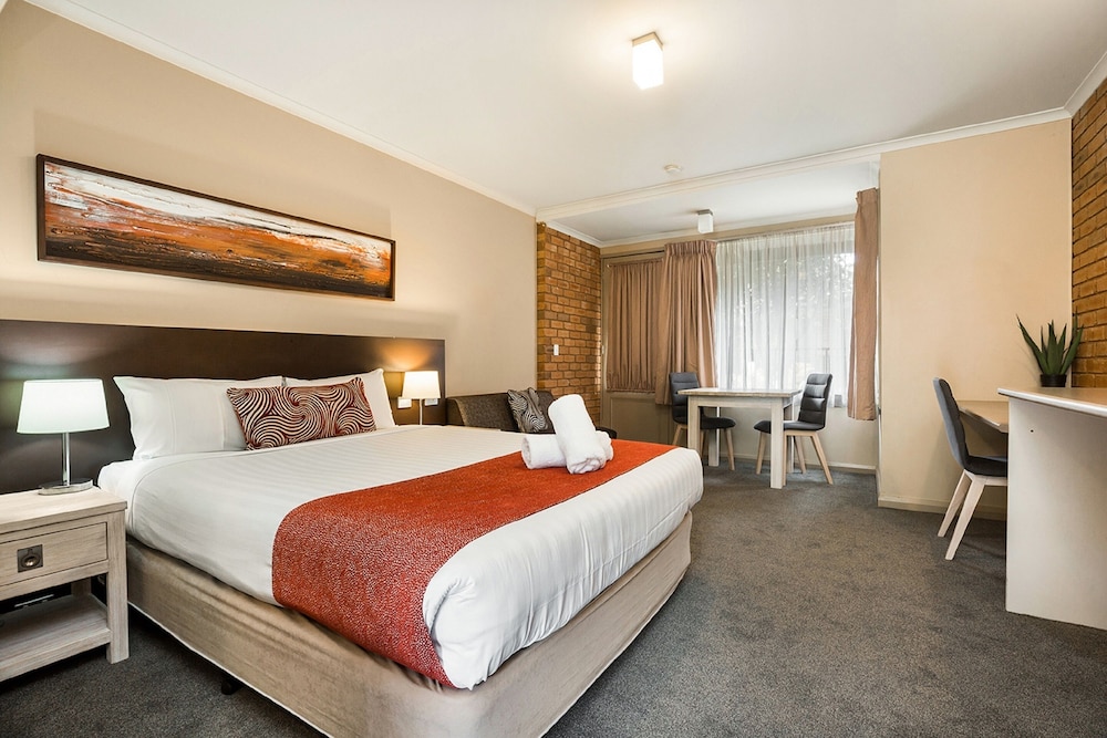 National Hotel Complex And Bendigo Central Apartments 22/68