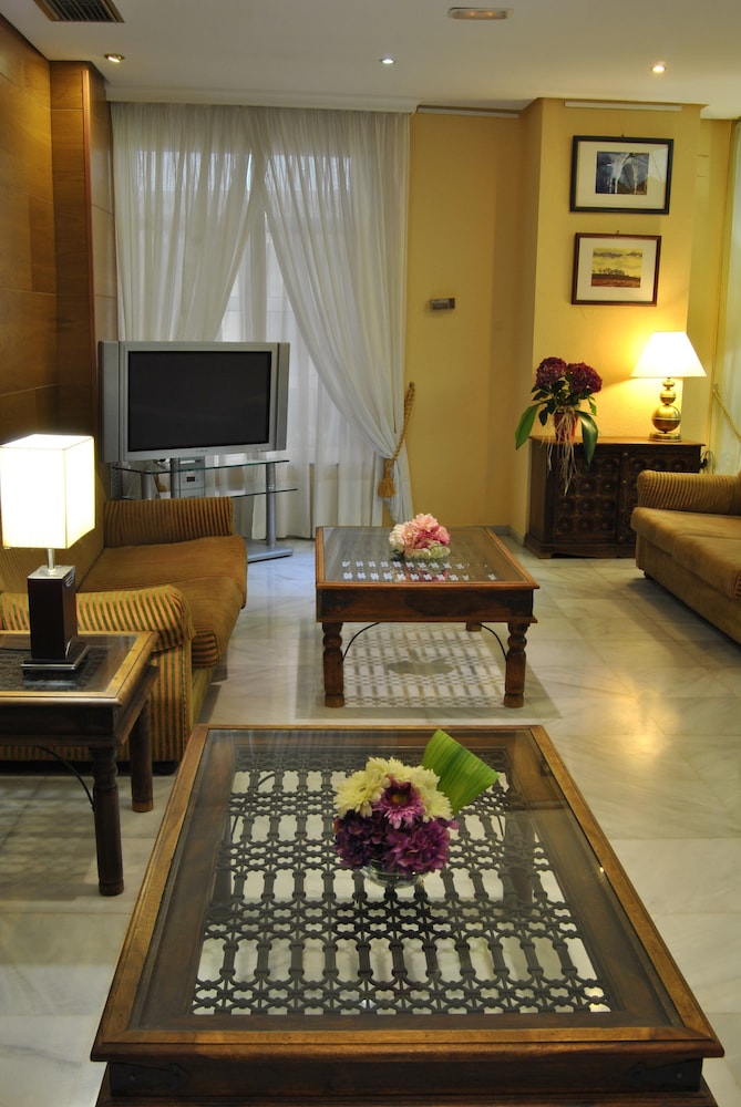 Navas Hotel 55/82
