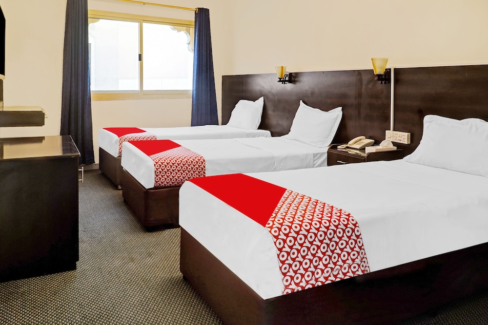 Super OYO 800 Moon Creek Hotel 6/22