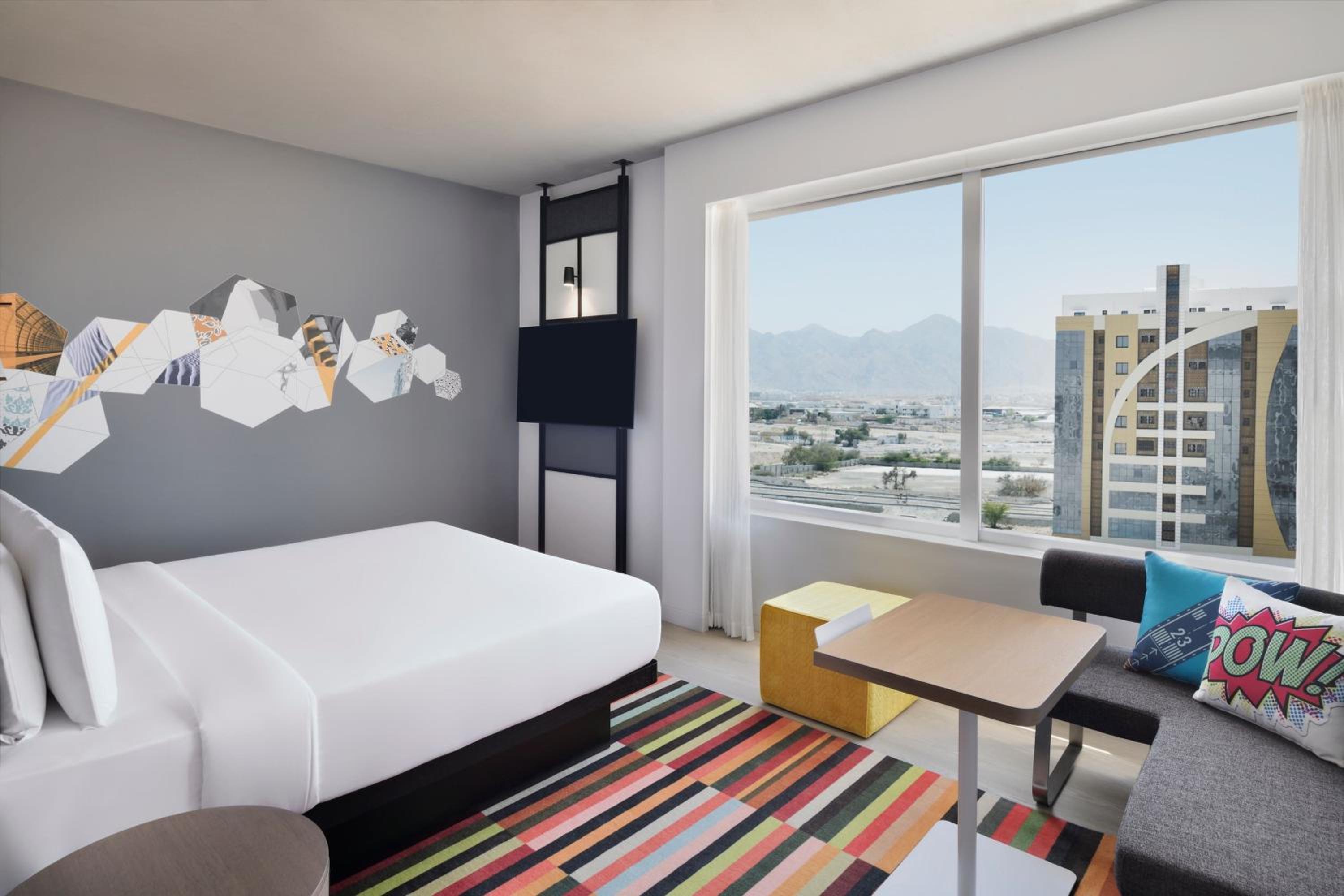 Aloft, King Bed, City View