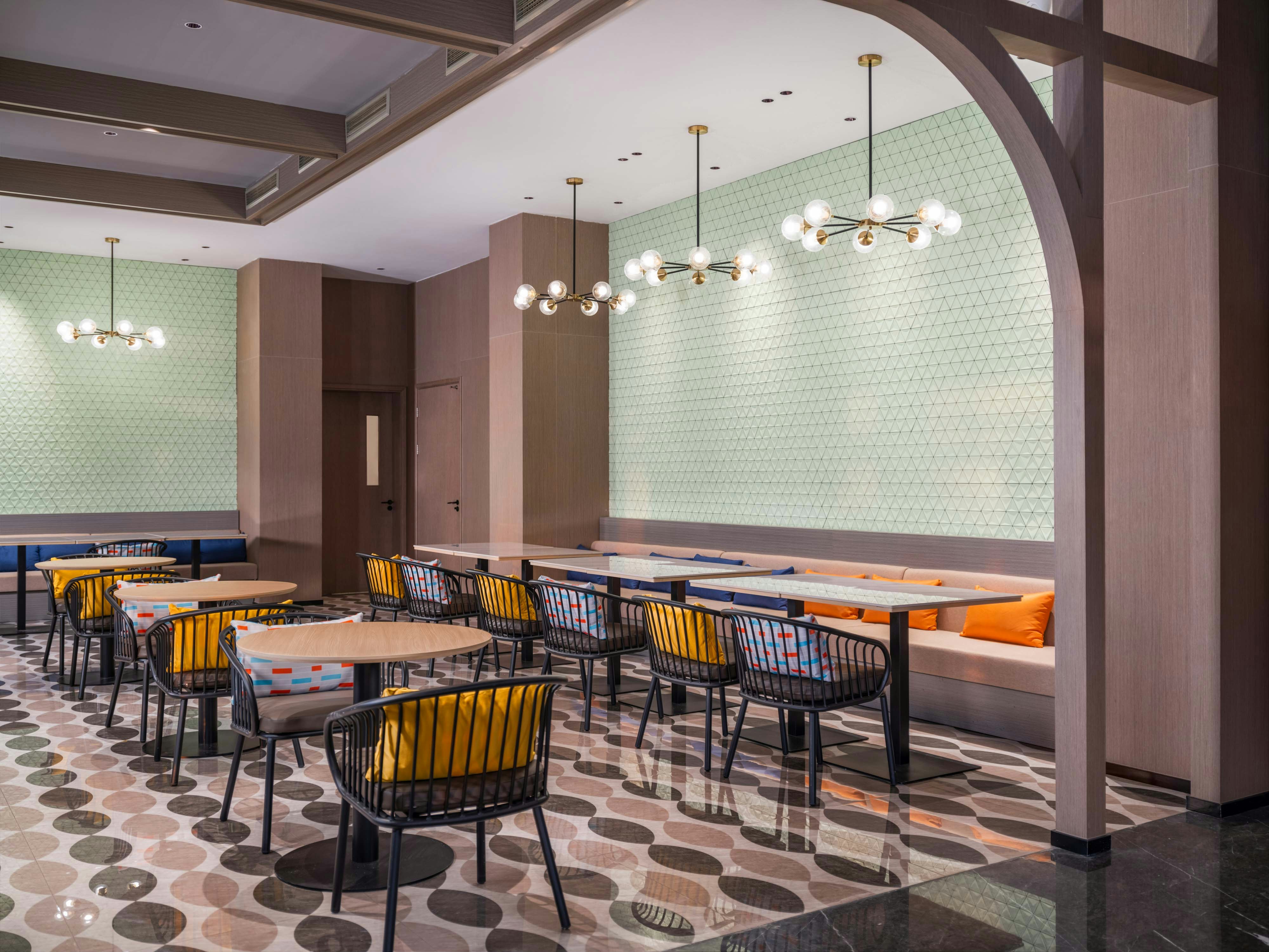 Holiday Inn Express Taizhou Toumen Port 35/43