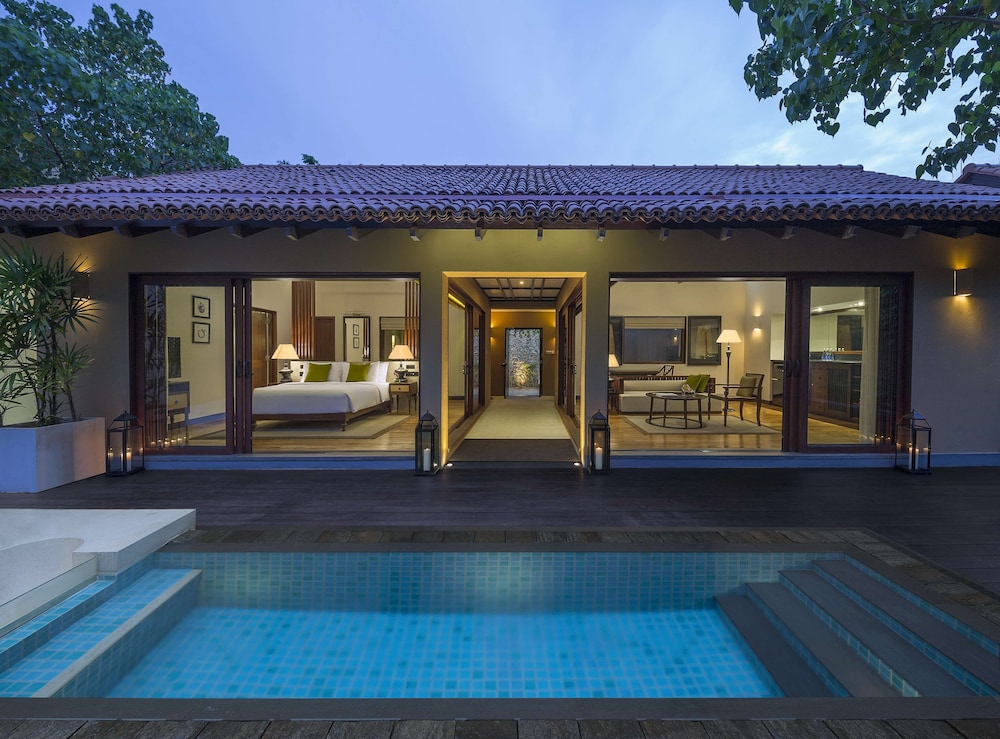 Anantara Kalutara Resort in KALUTARA