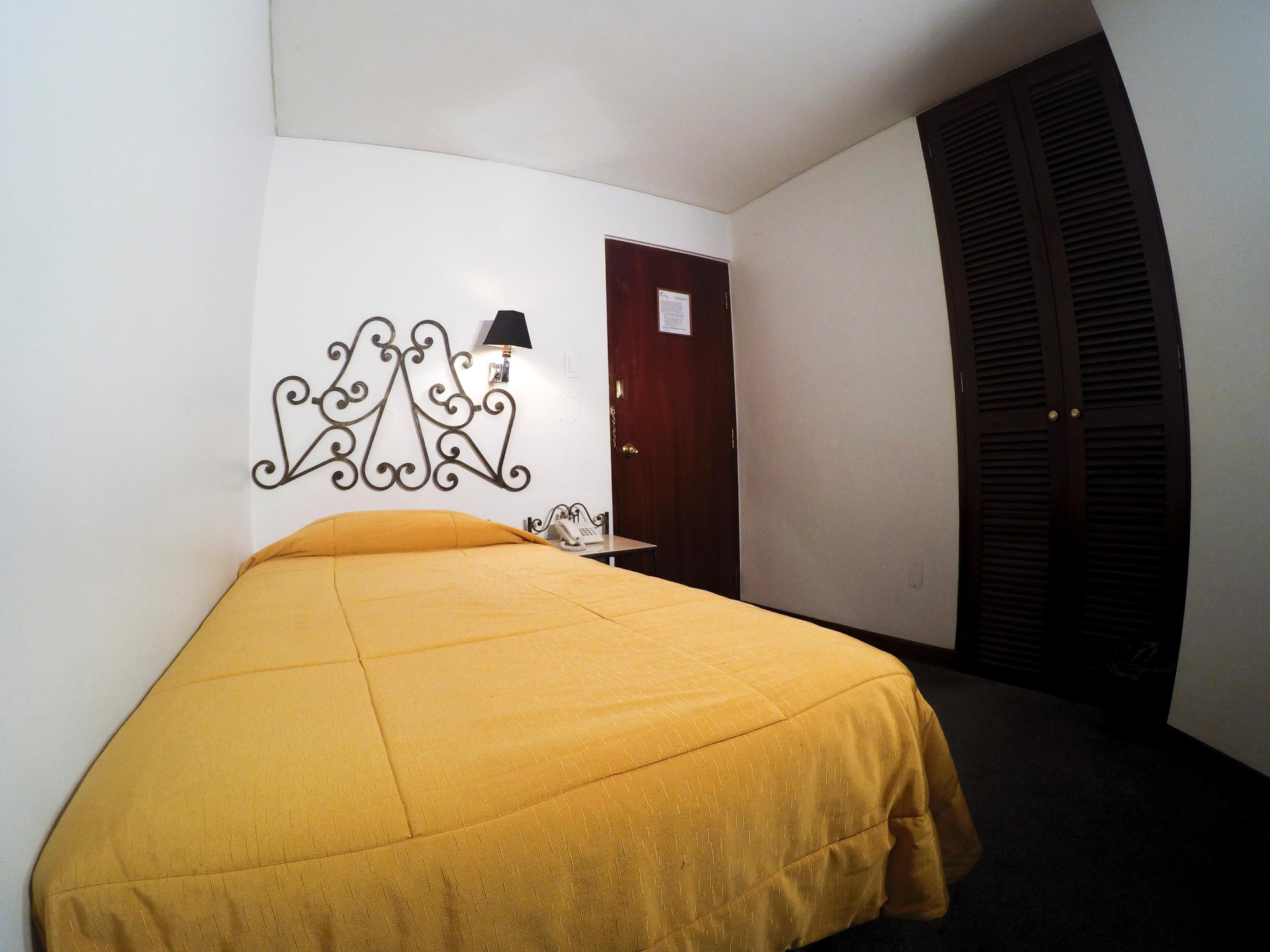 Standard, Single, Street View