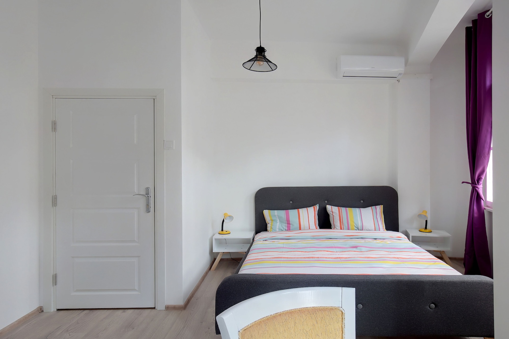 DELUXE, QUEEN BED, CITY VIEW