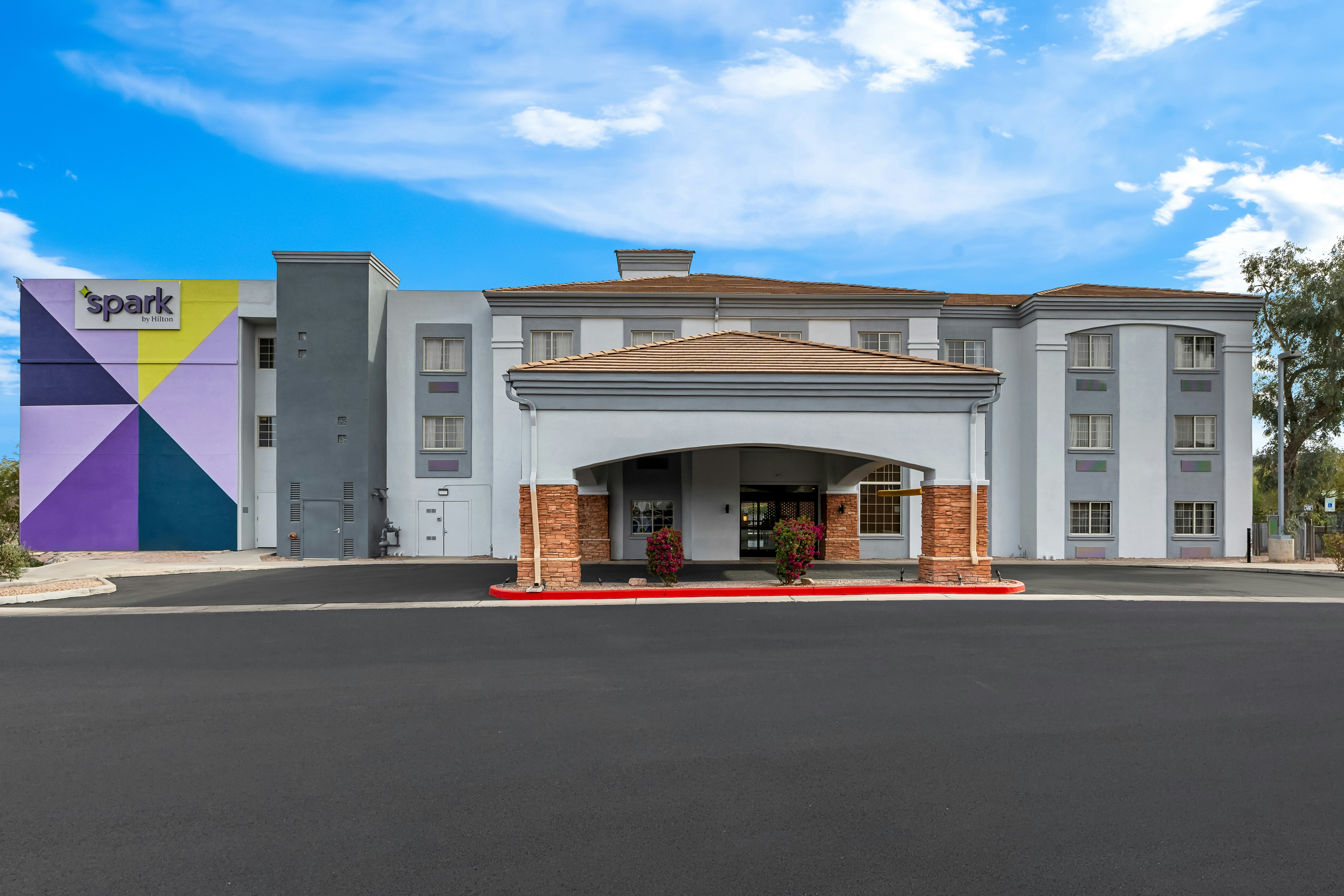 Spark by Hilton Glendale Phoenix North 14/17