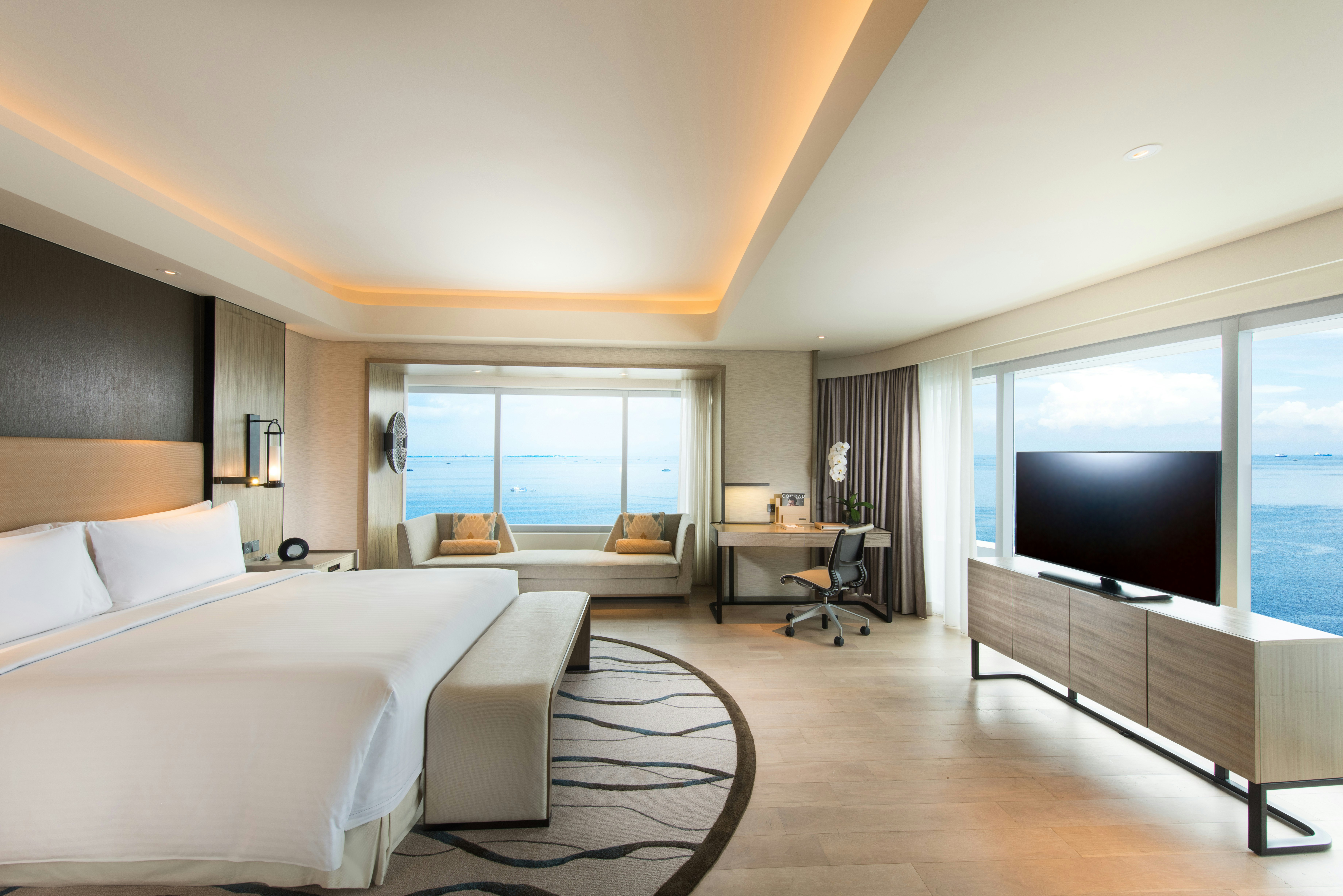 PREMIER, KING BED, BAY VIEW