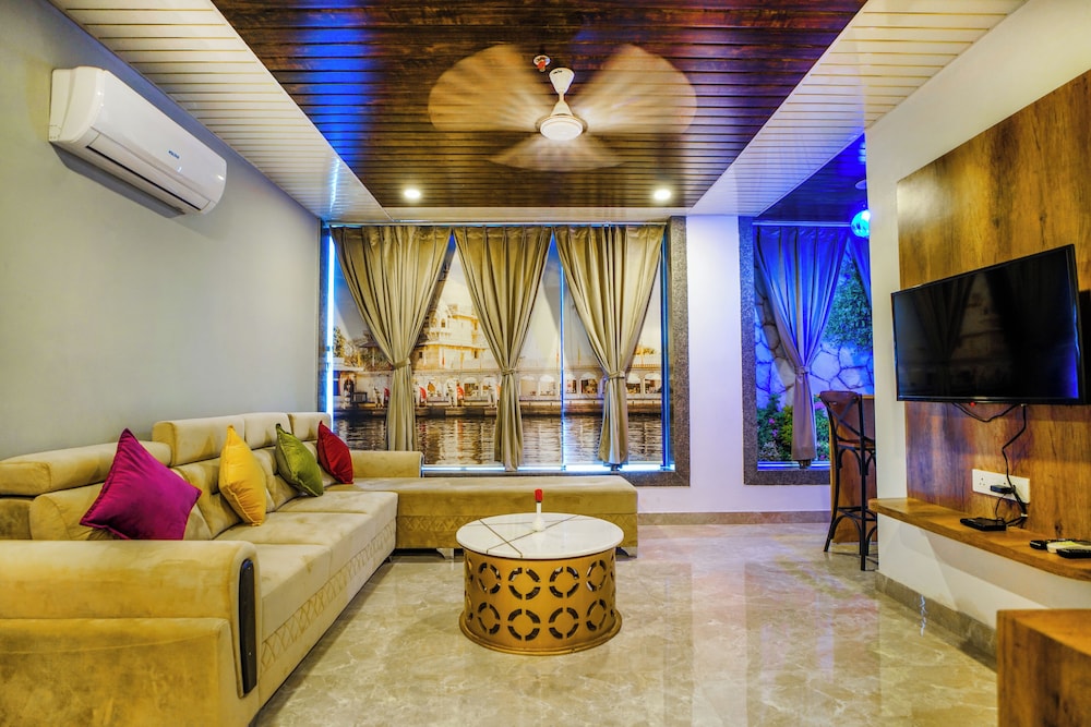 Pax Grand Blue Udaipur 30/50