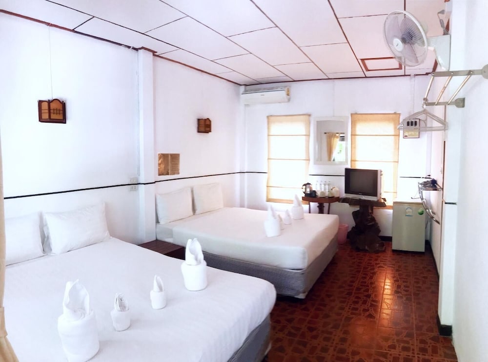 Kirati Beach Resort 10/40