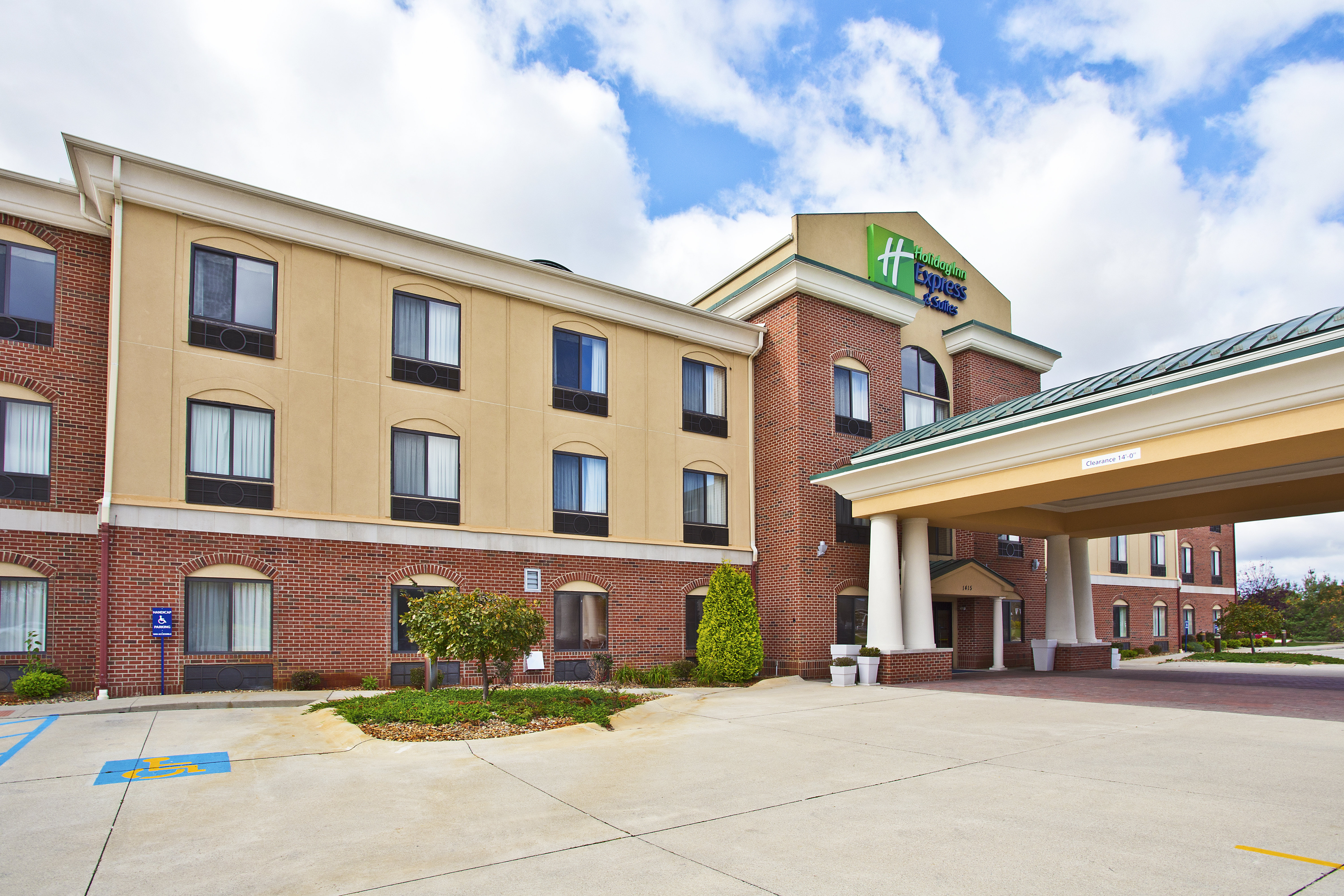 Holiday Inn Express Hotel Suites Goshen 4/75